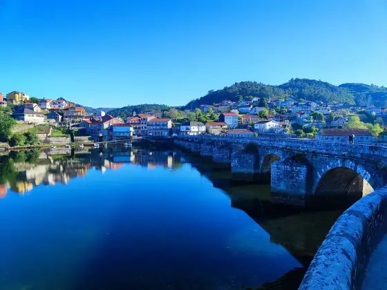 Ponte Sampaio, el puente histórico entre paisaje y memoria
